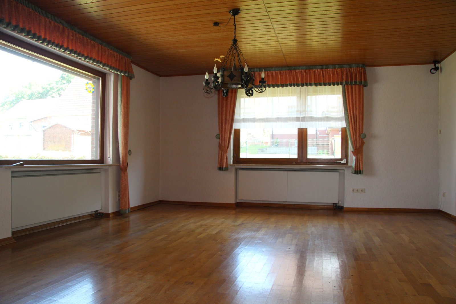 Charmantes Einfamilienhaus mit großem Grundstück und Obstbaumbestand