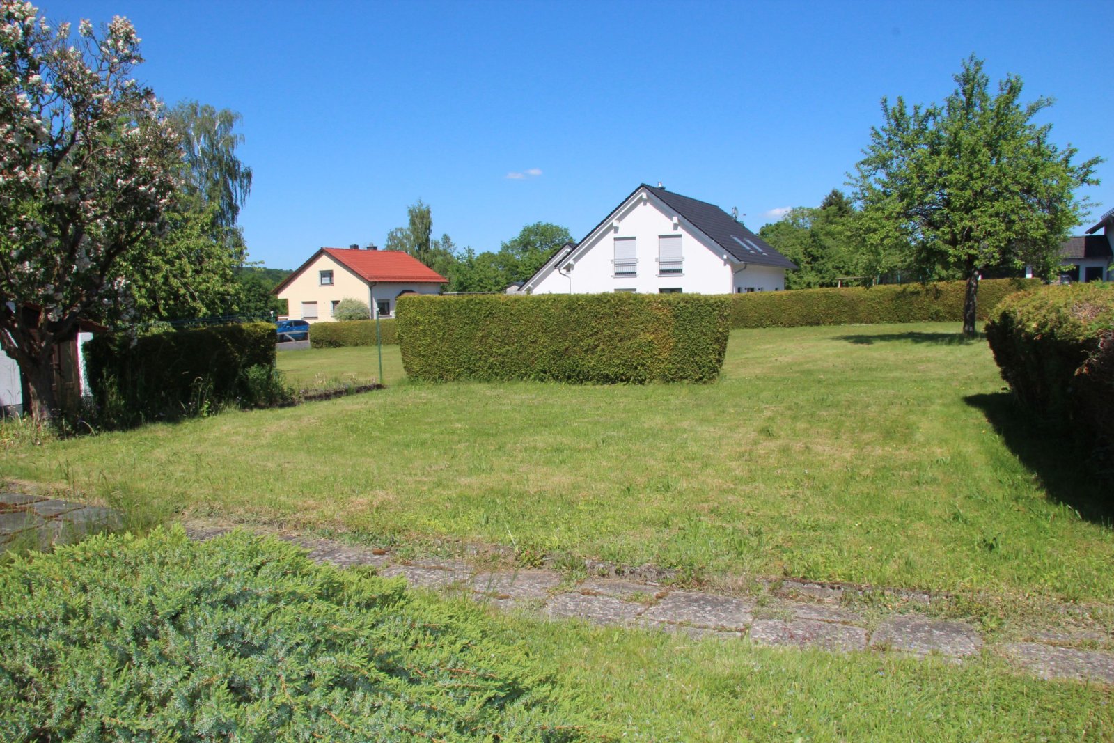 Charmantes Einfamilienhaus mit großem Grundstück und Obstbaumbestand
