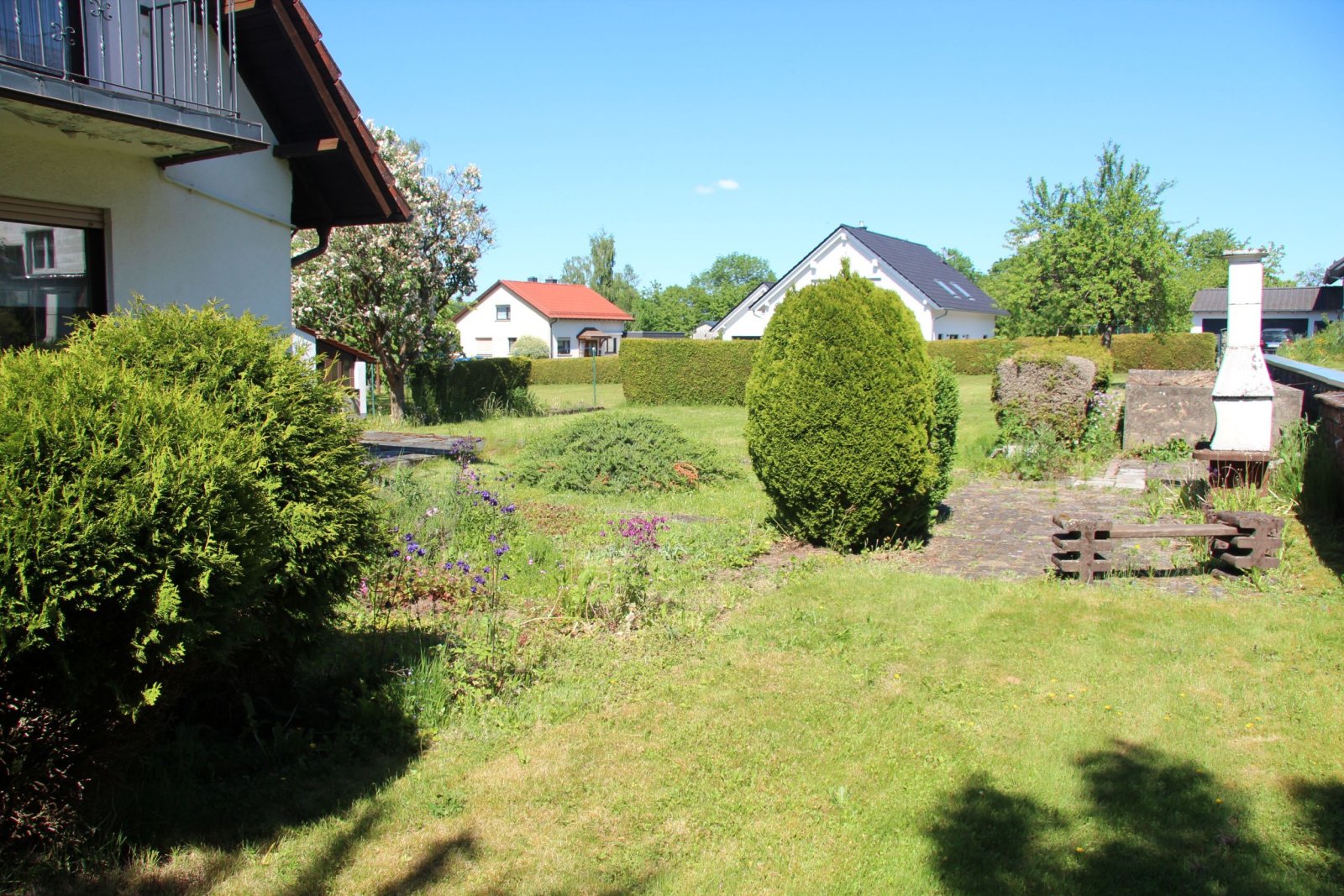 Charmantes Einfamilienhaus mit großem Grundstück und Obstbaumbestand