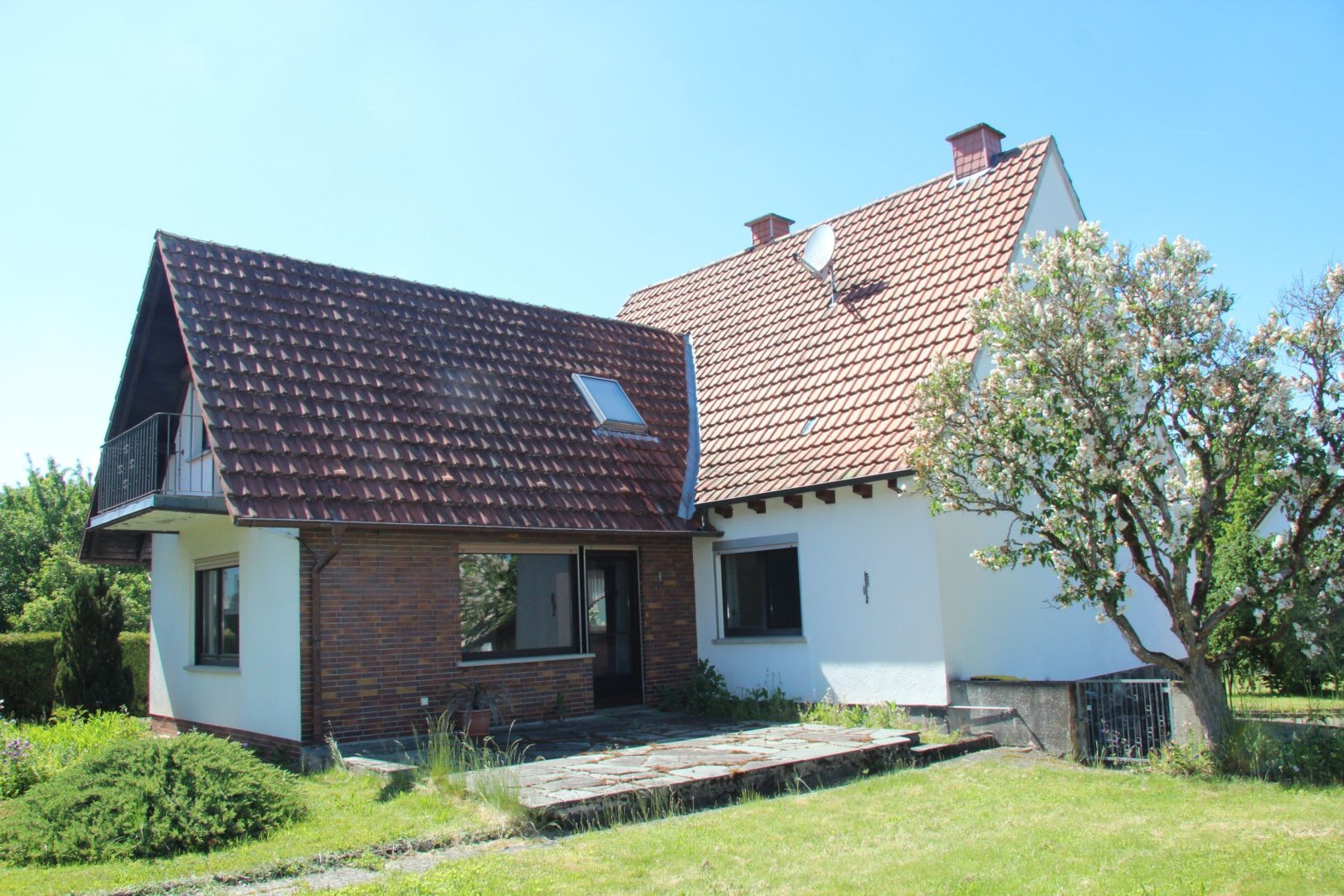 Charmantes Einfamilienhaus mit großem Grundstück und Obstbaumbestand