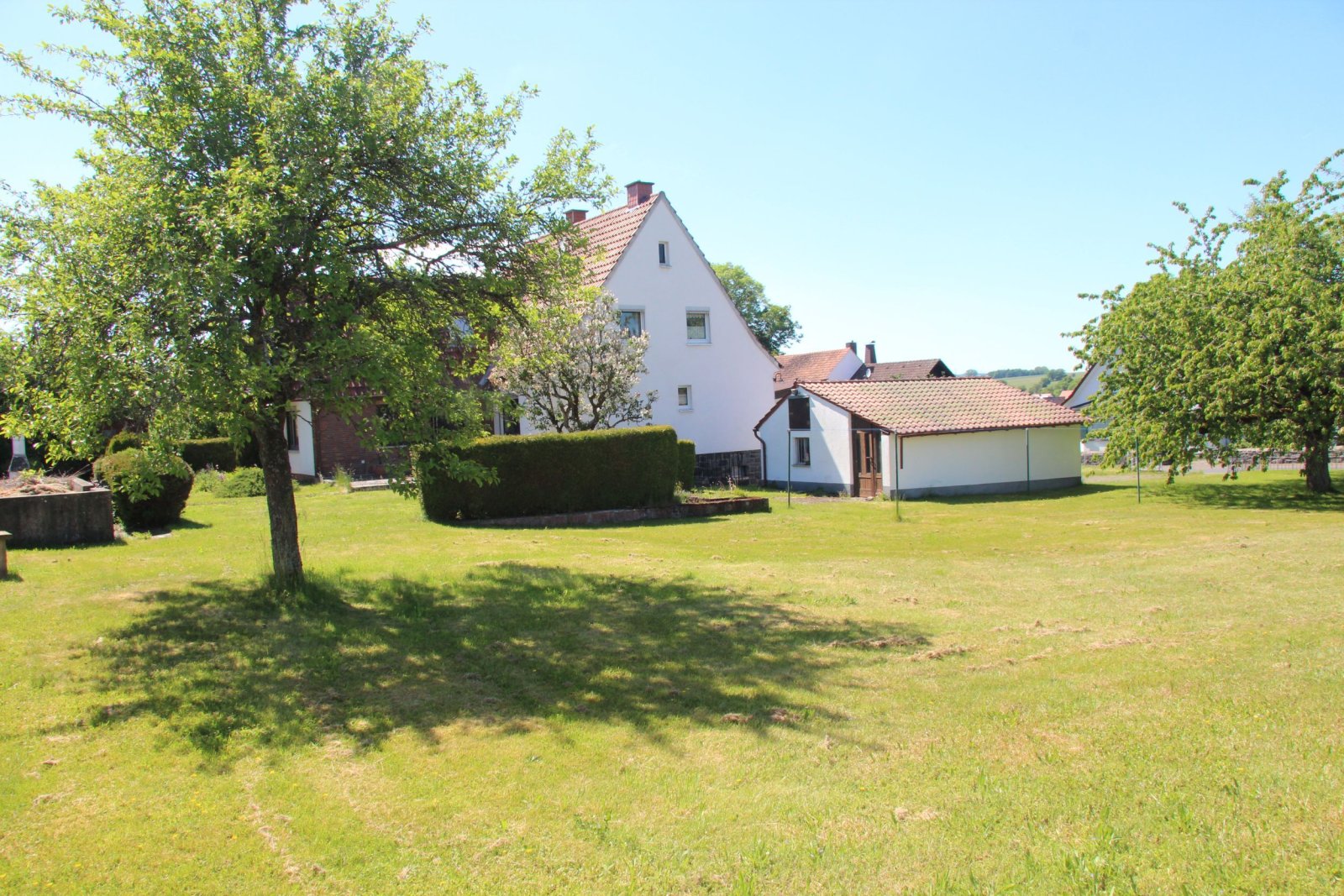 Charmantes Einfamilienhaus mit großem Grundstück und Obstbaumbestand