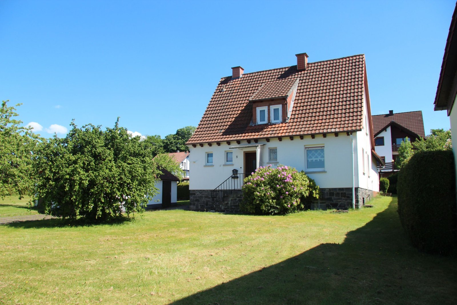 Charmantes Einfamilienhaus mit großem Grundstück und Obstbaumbestand