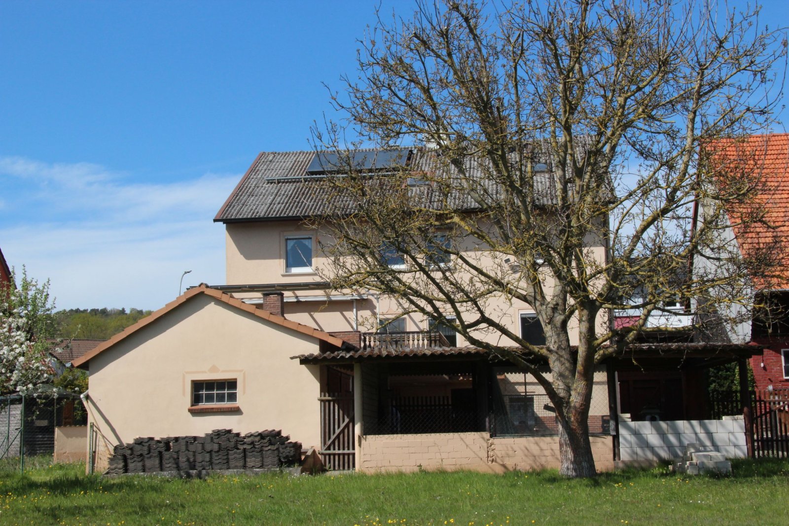 Charmanter Resthof mit ca. 3.100 m² Grundstück, Nebengebäuden & Terrasse mit Fernblick