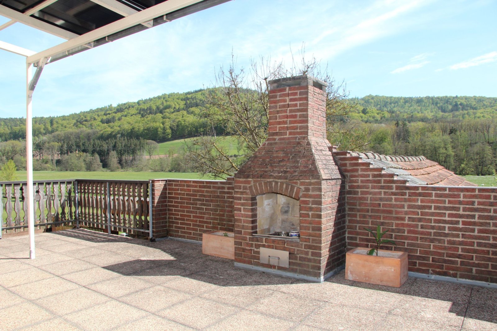Charmanter Resthof mit ca. 3.100 m² Grundstück, Nebengebäuden & Terrasse mit Fernblick