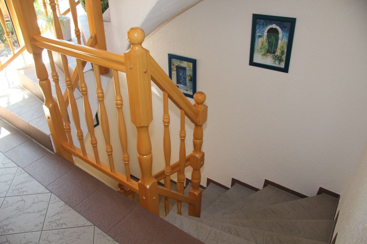 die Treppe zum KG die Treppe zum KG