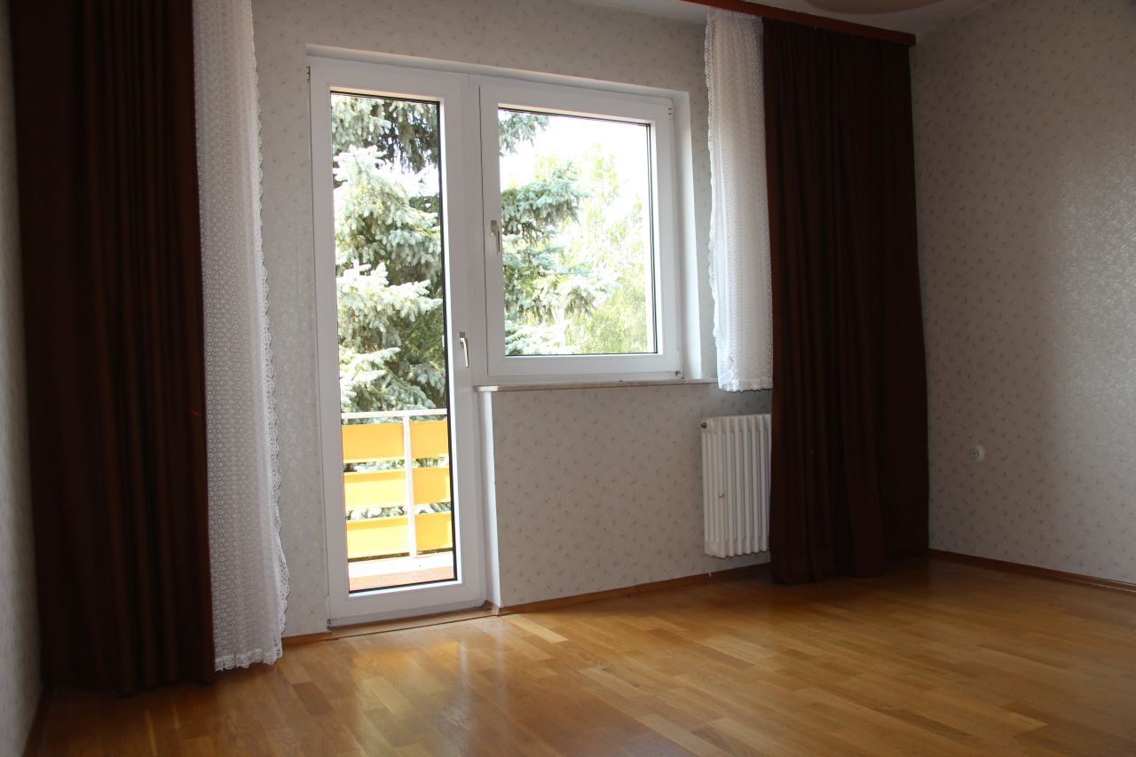 das Zimmer mit Balkon im OG