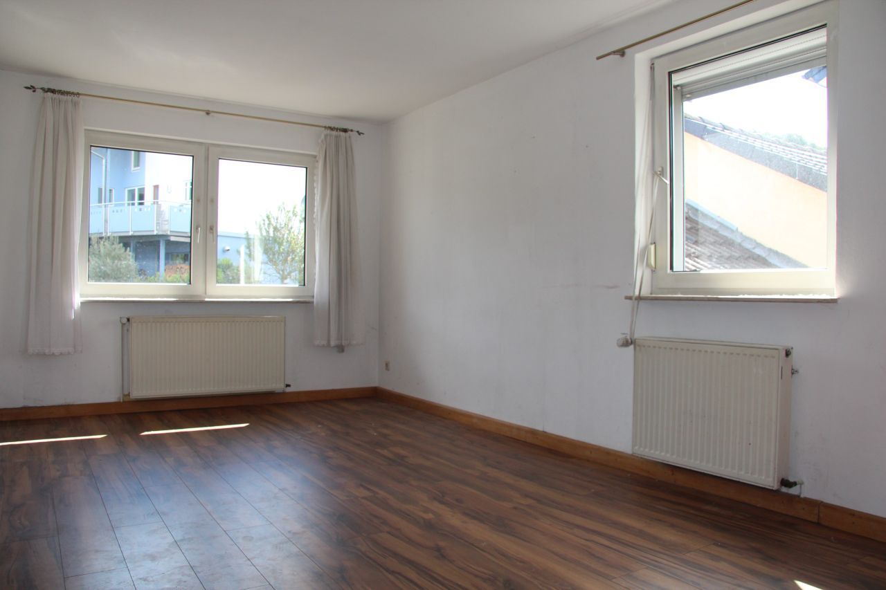 ein Zimmer im DG ein Zimmer im DG