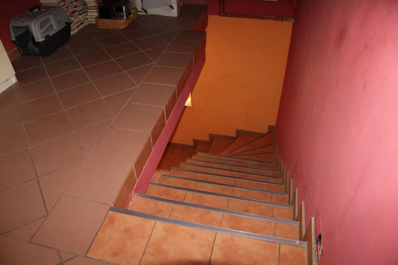 die Treppe zum 2. OG
