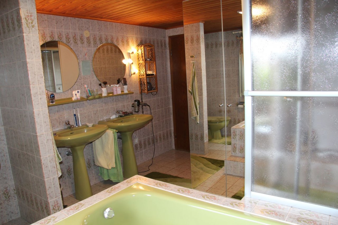 das Badezimmer im OG das Badezimmer im OG