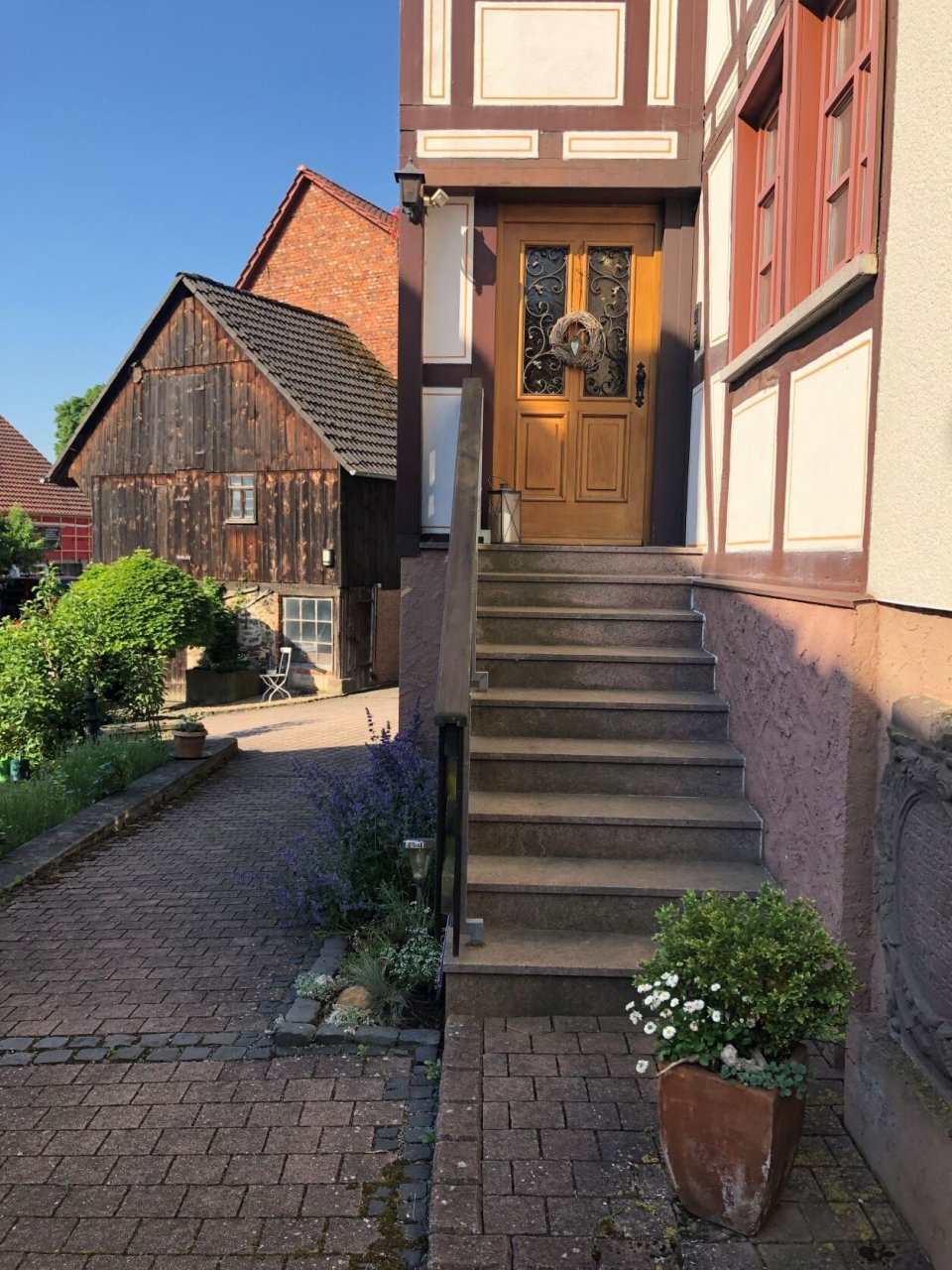 die Treppe zur Haustür die Treppe zur Haustür