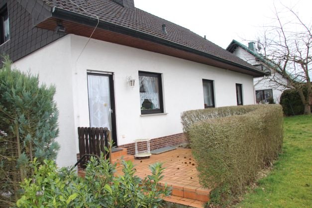 die Sonnenterrasse hinter dem Haus die Sonnenterrasse hinter dem Haus