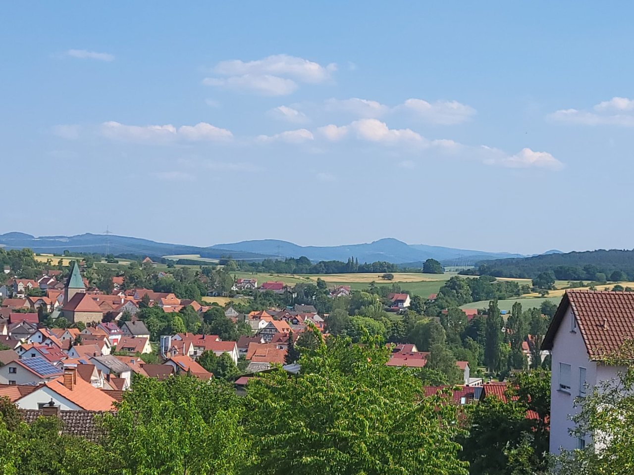 der Fernblick vom Terrassenbalkon aus der Fernblick vom Terrassenbalkon aus